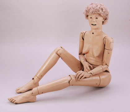 geriatrische Altenpflegepuppe