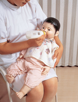S�uglings-Krankenpflegepuppe