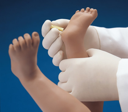 Pflegepuppe Neugeborenes